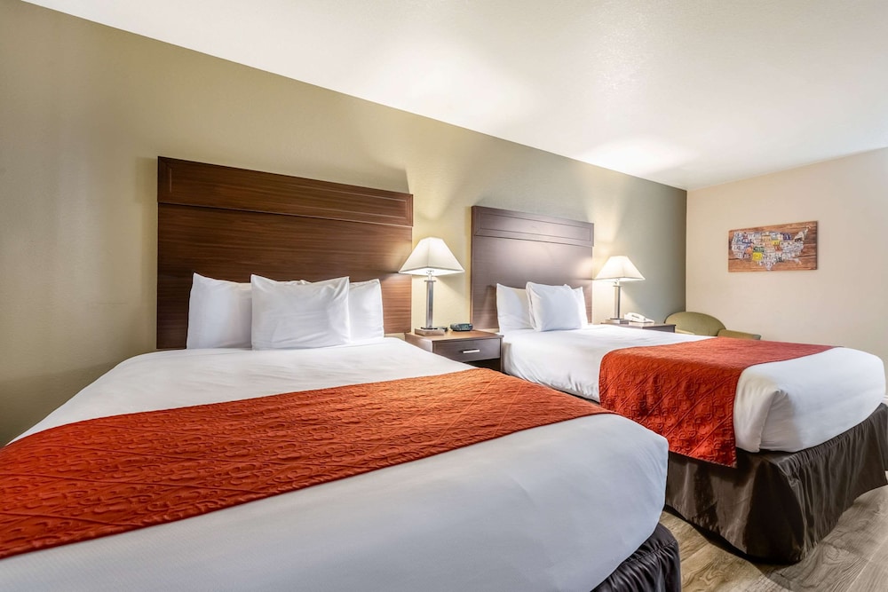 Econo Lodge Washington Harbor 9/30