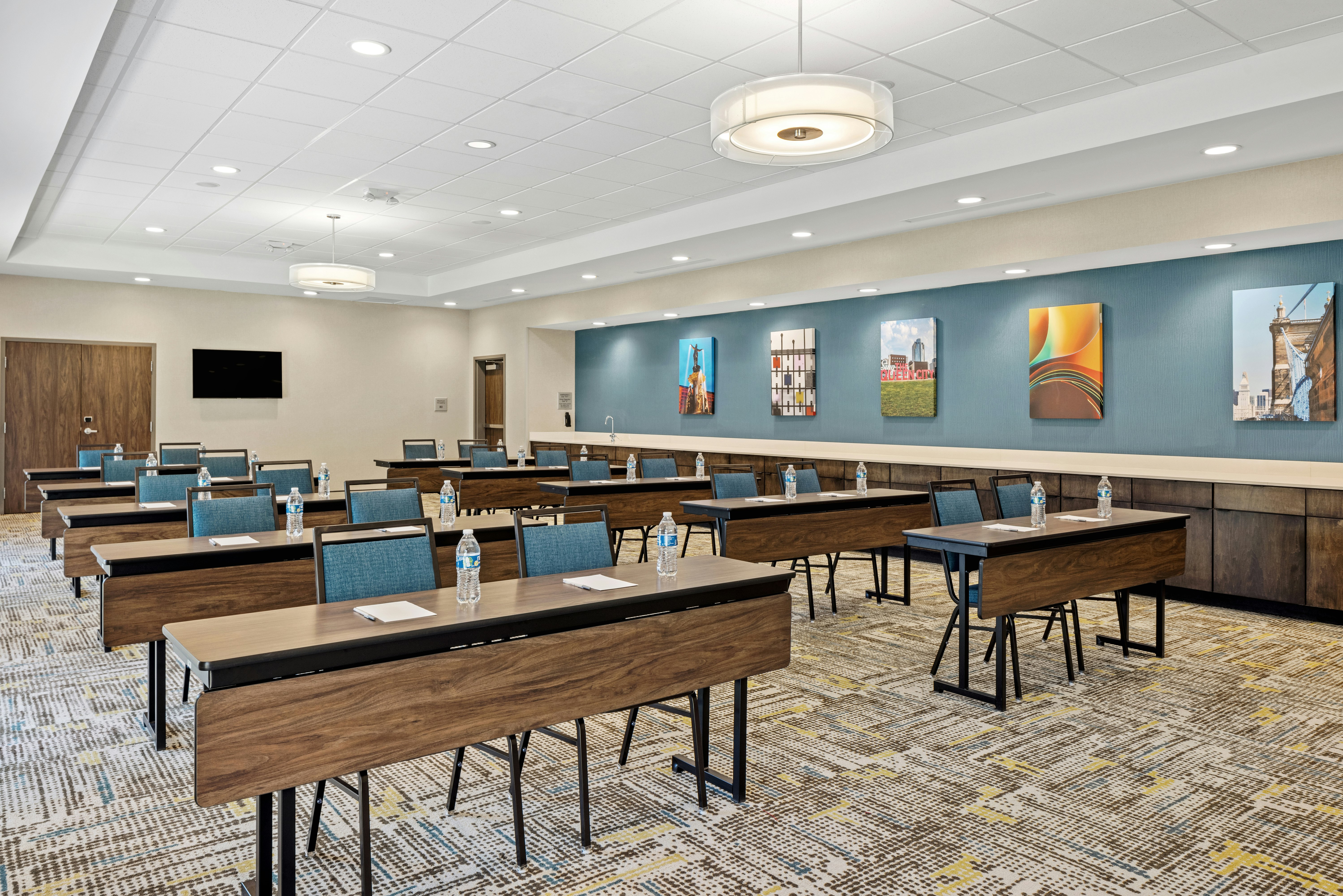 Hampton Inn and Suites Cincinnati West OH 28/36