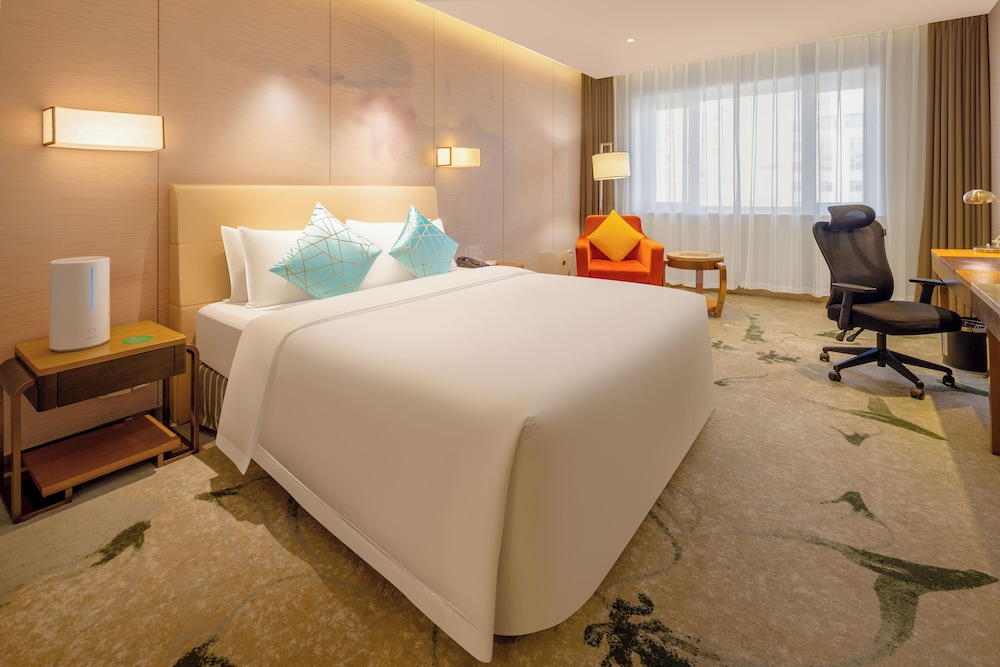 Deluxe, Executive, Queen Bed, City View