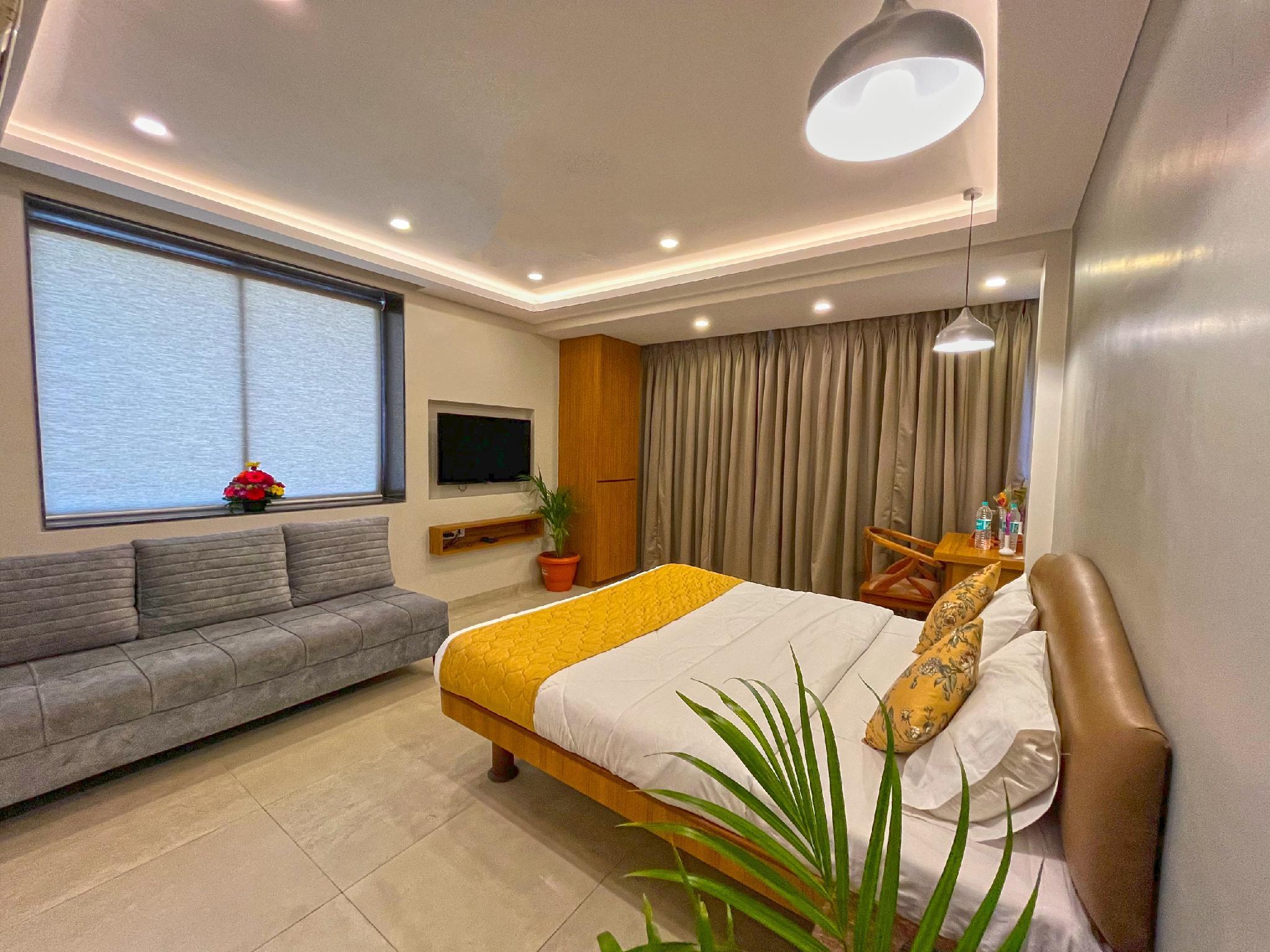 Super, Deluxe, King Bed