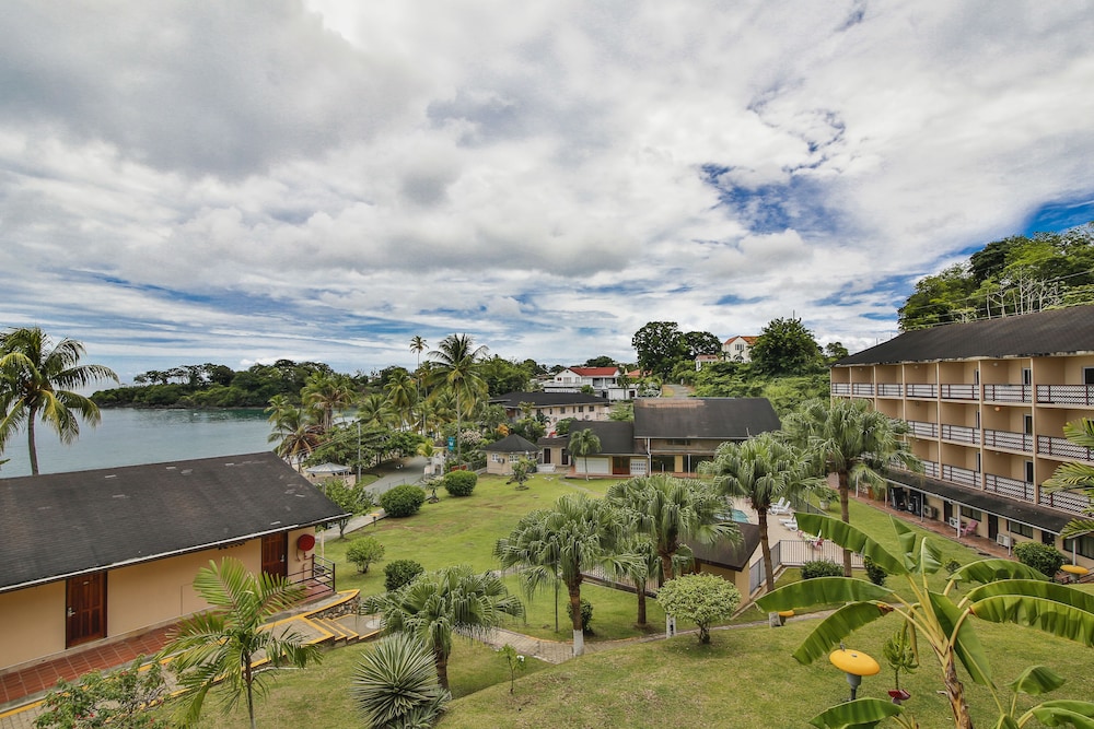 Grafton Beach Resort 23/27