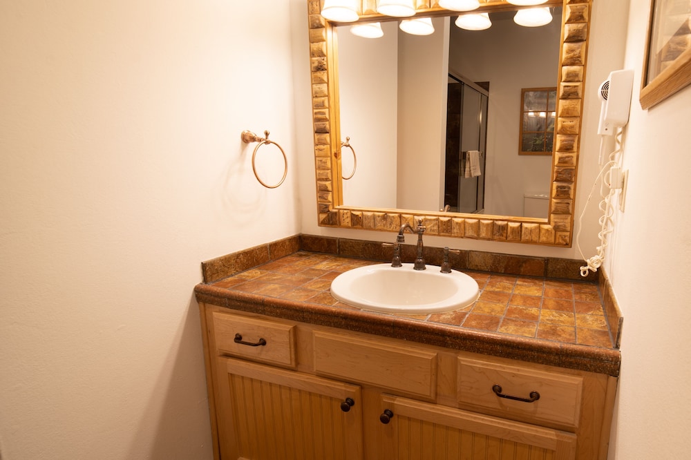 Cabins At Grand Mountain By Thousand Hills Resort 49/49