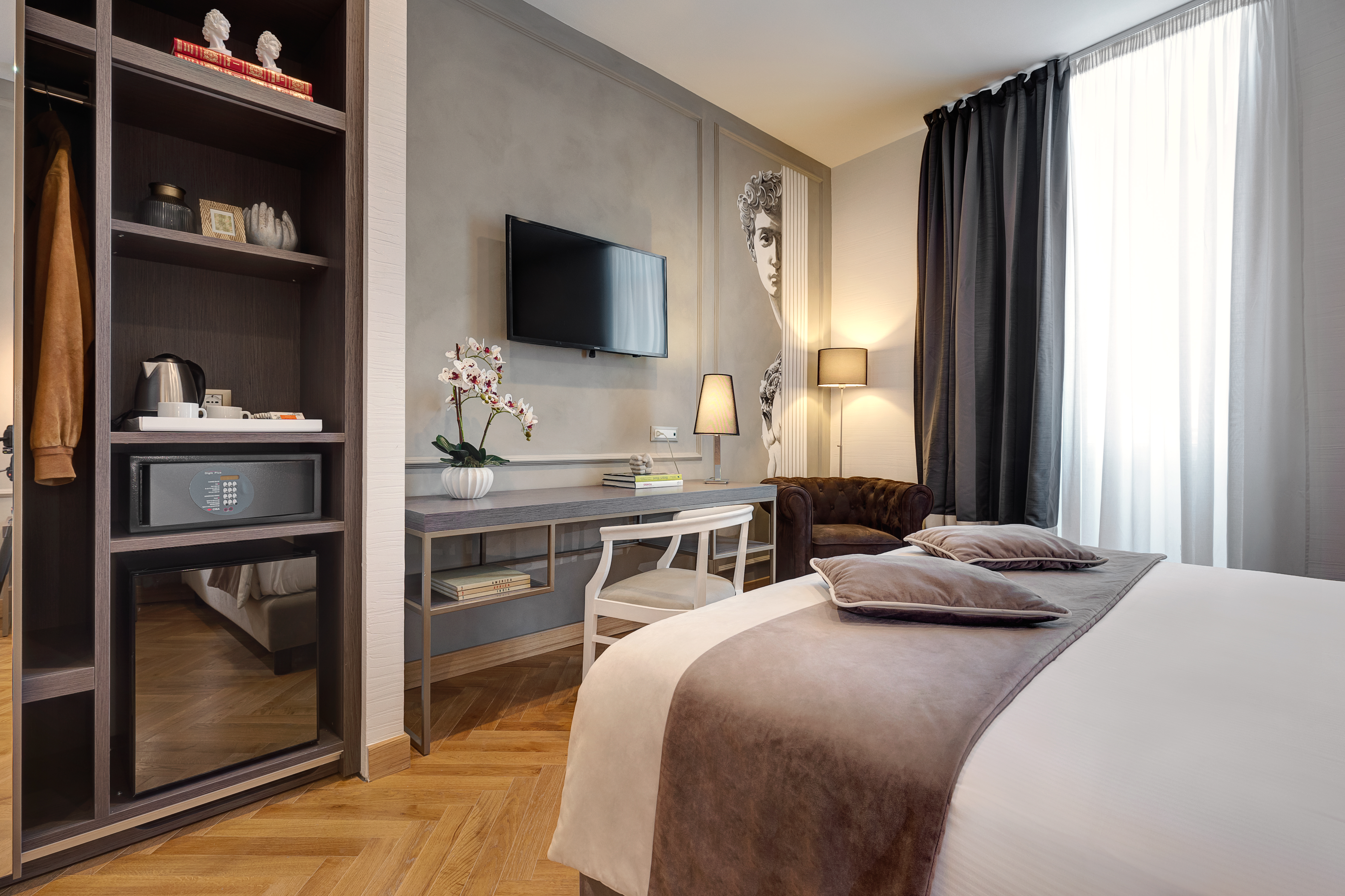 Room, French Bed, Small