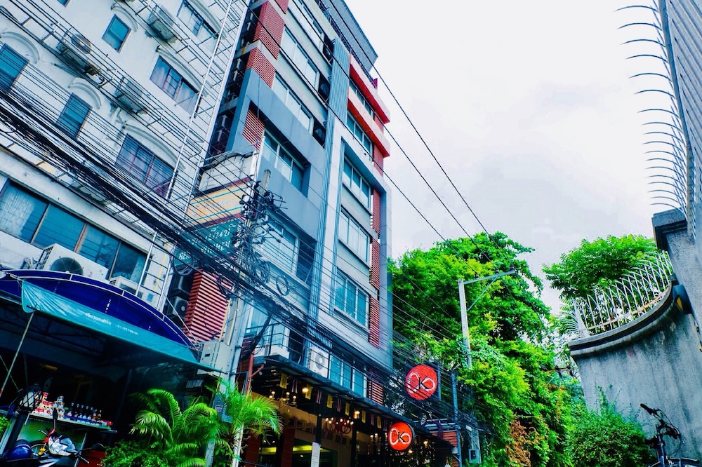 The Konnect Hotel 8/50