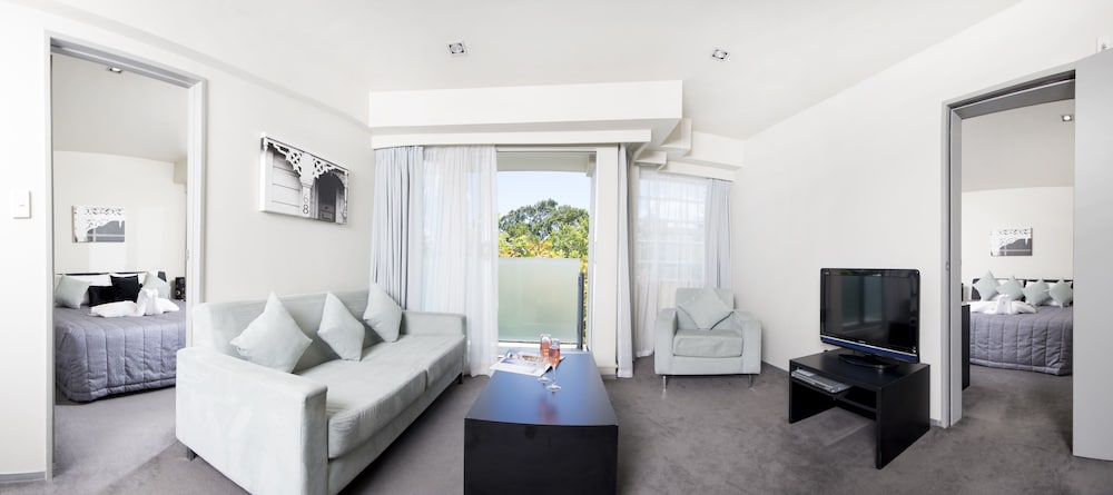 Quest Ponsonby 25/44