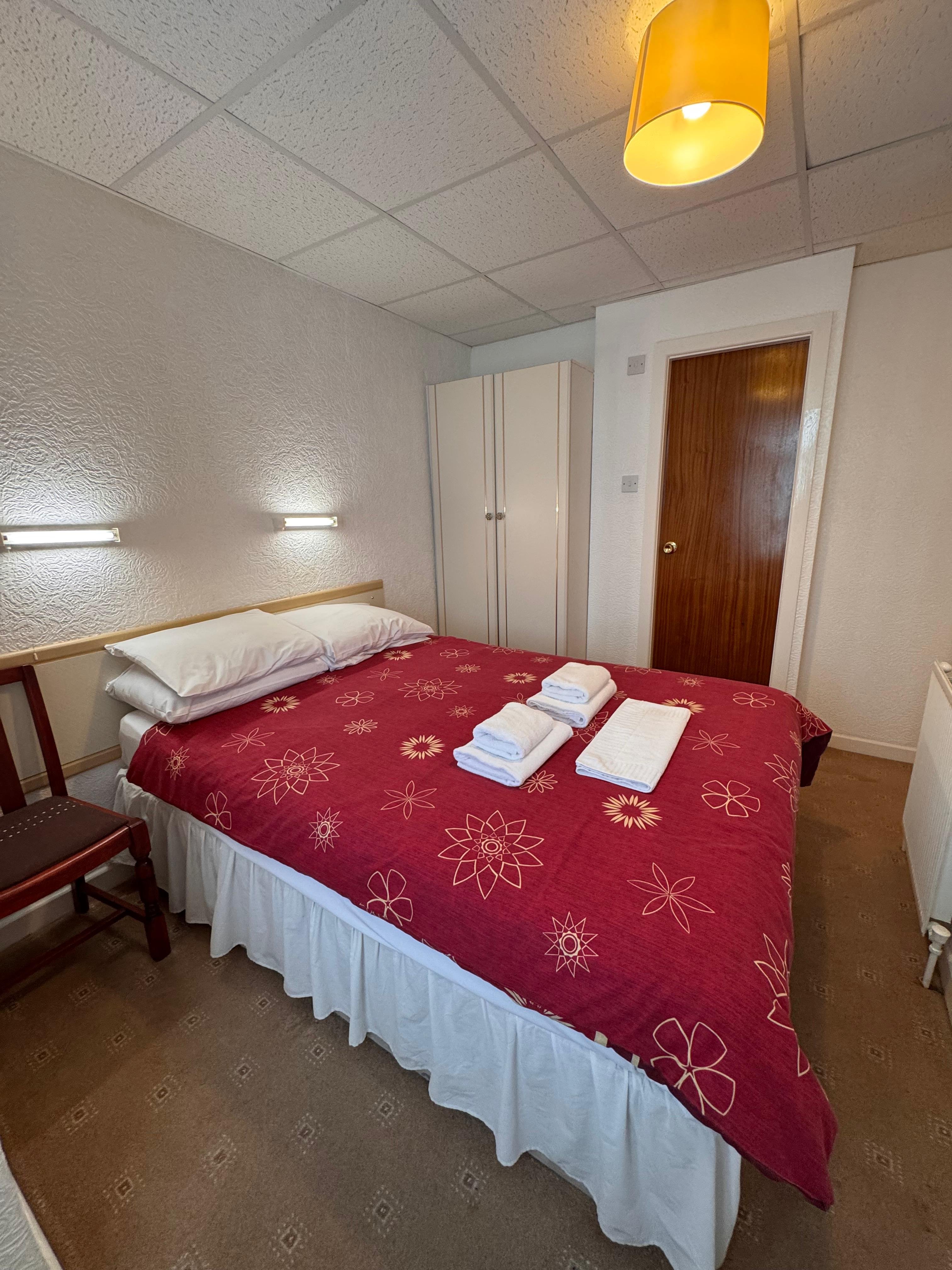 RideSide Hotel, next to Pleasure Beach Blackpool 32/65