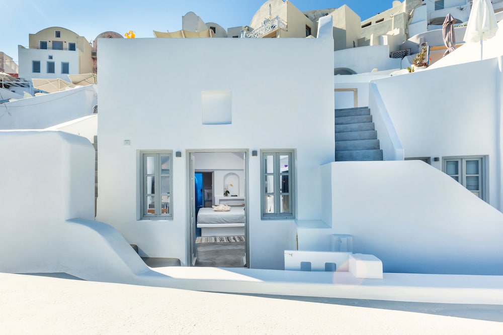 Diamond Luxury Suites 44/50