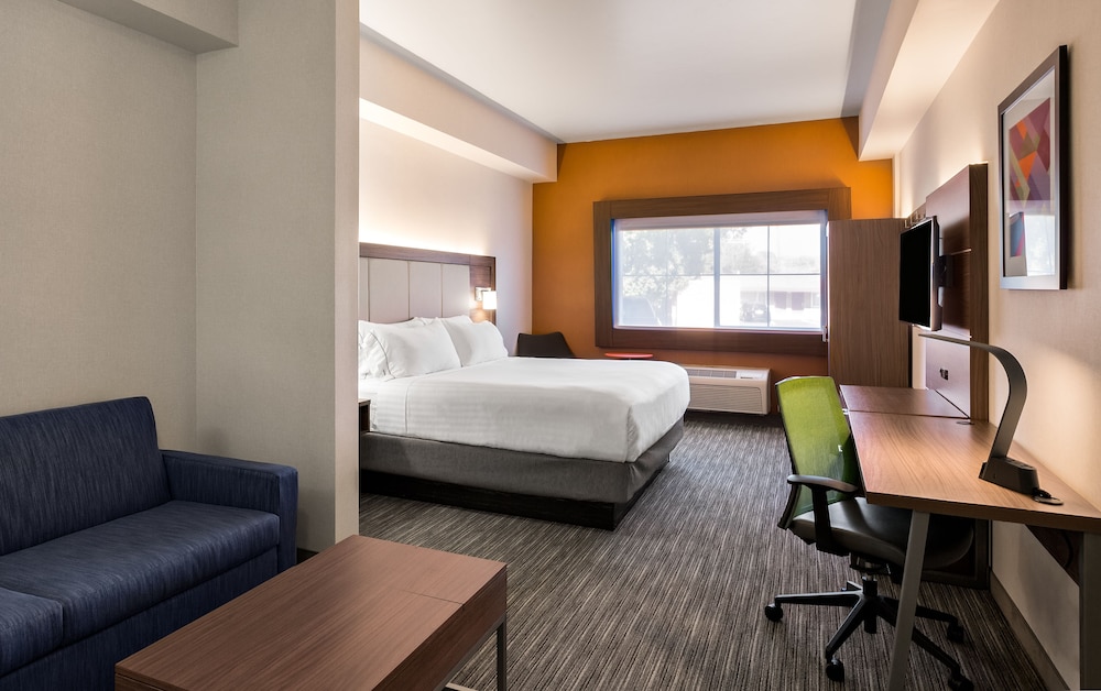 Holiday Inn Express Suites Oroville Lake 13/60