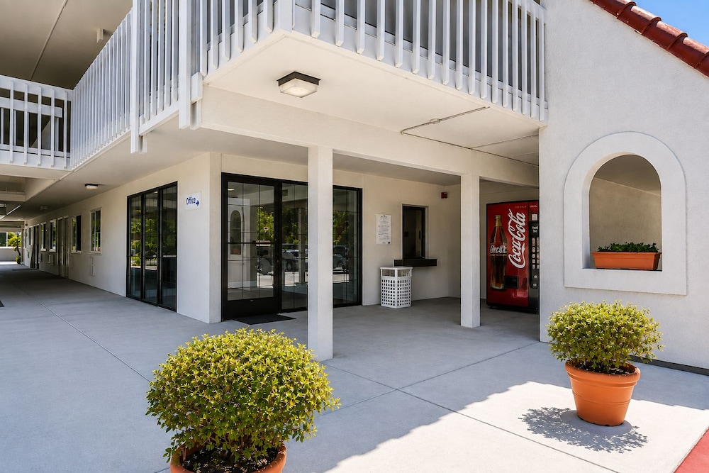 Motel6 Carpinteria CA Santa Barbara South 5/62