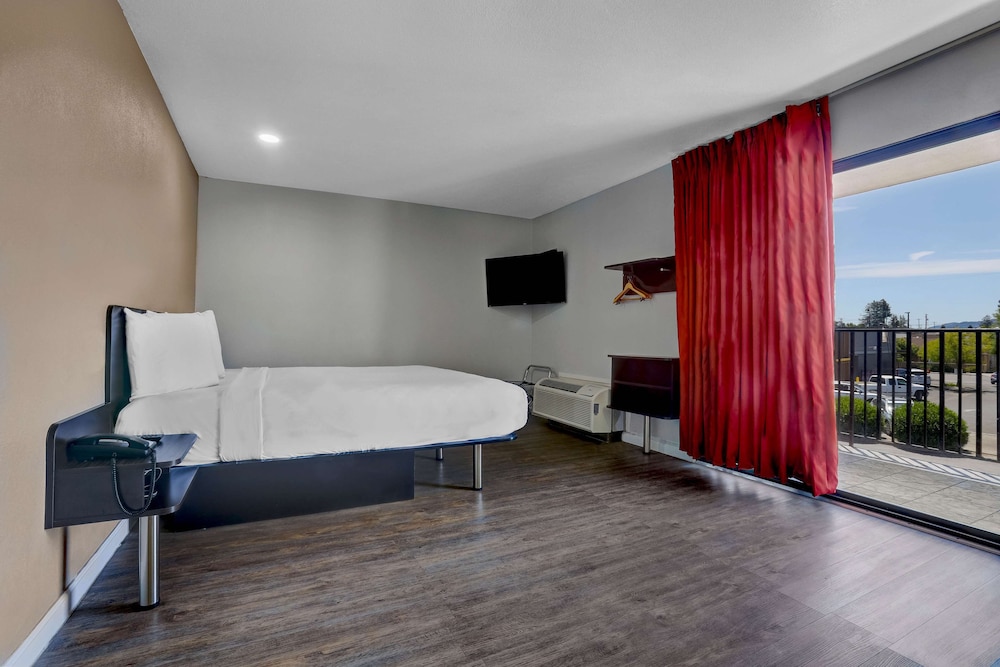 Motel6 Ukiah, CA - North 29/53
