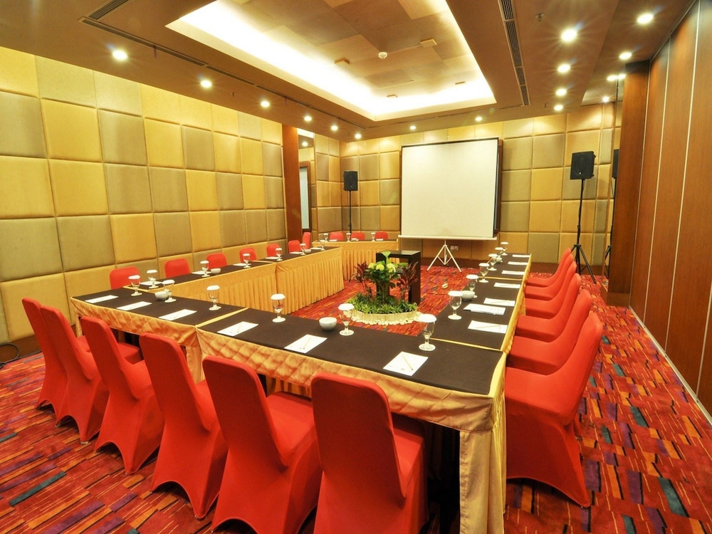 Quest Hotel Simpang Lima Semarang 48/60