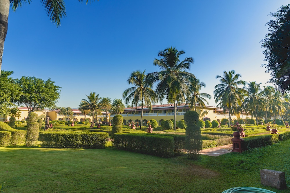 The Lalit Golf And Spa Resort Goa 45/50