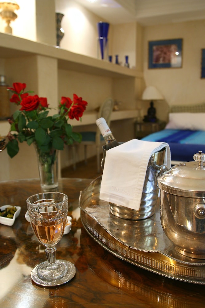 Riad Hasna Espi 63/72