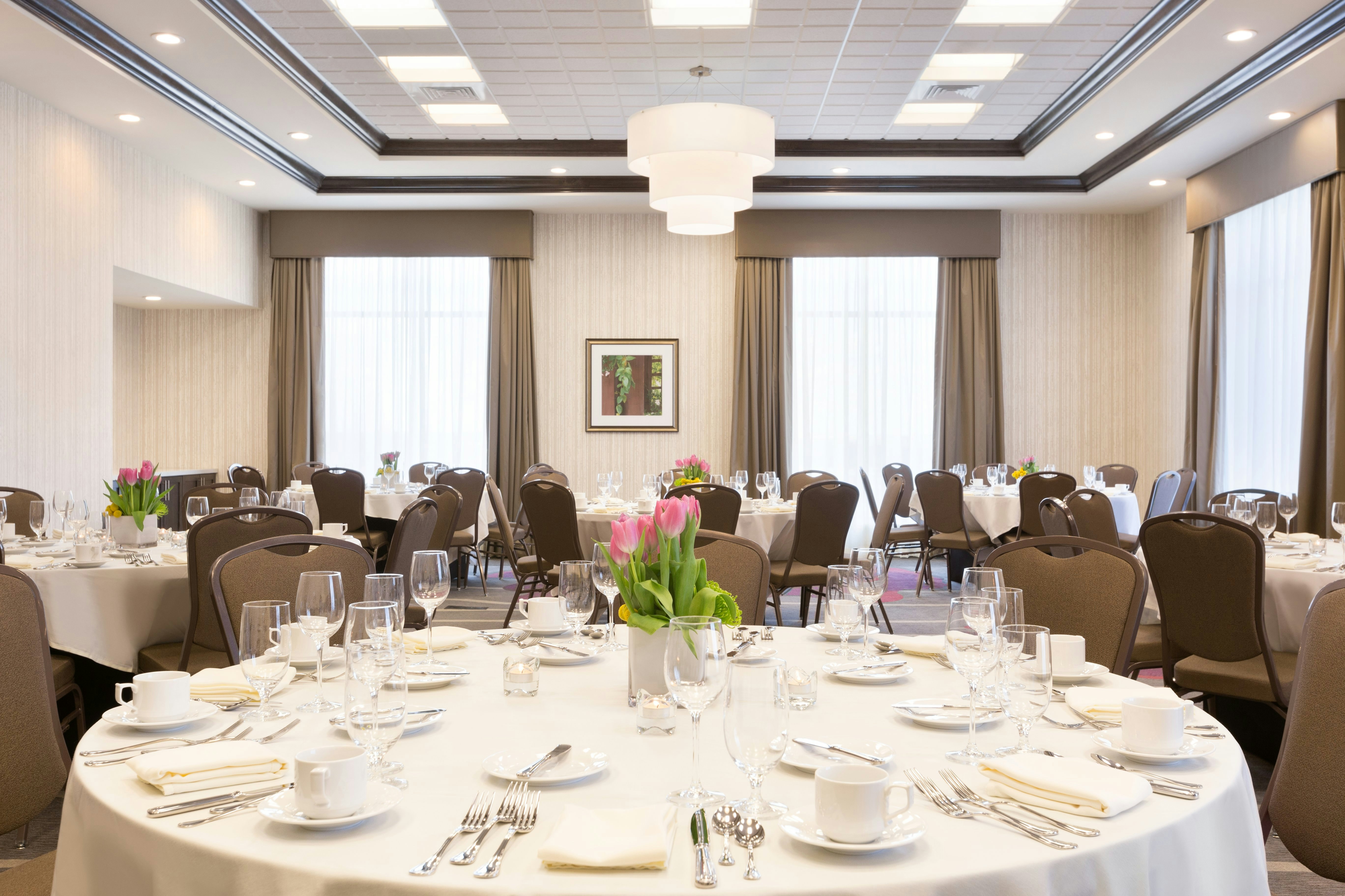 Hilton Garden Inn Pittsburgh Airport South - Robinson Mall 42/48