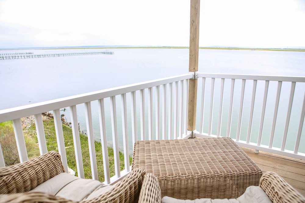 Waterside Inn 36/72