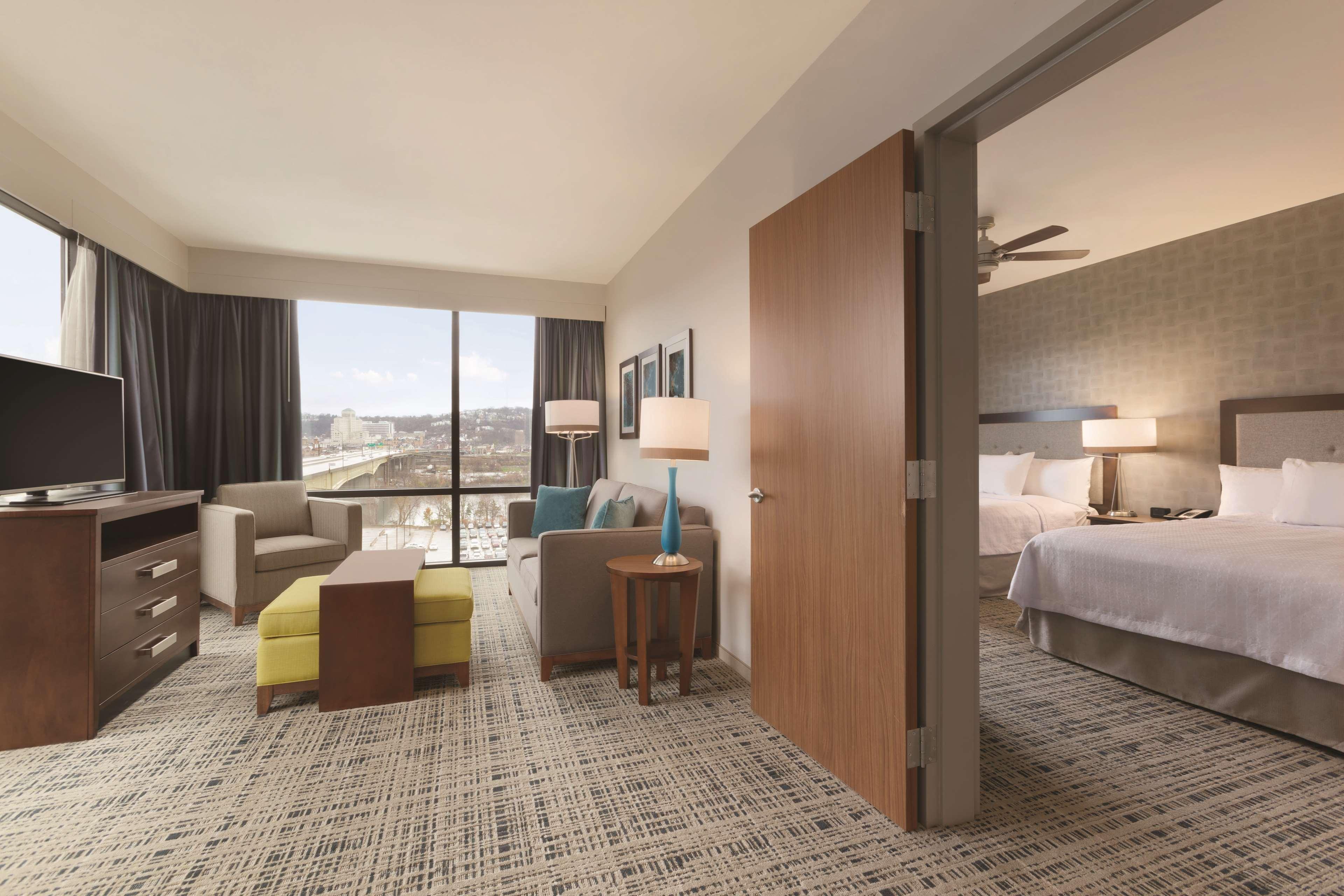 1 BEDROOM, SUITE, 2 QUEEN BEDS, CITY VIEW