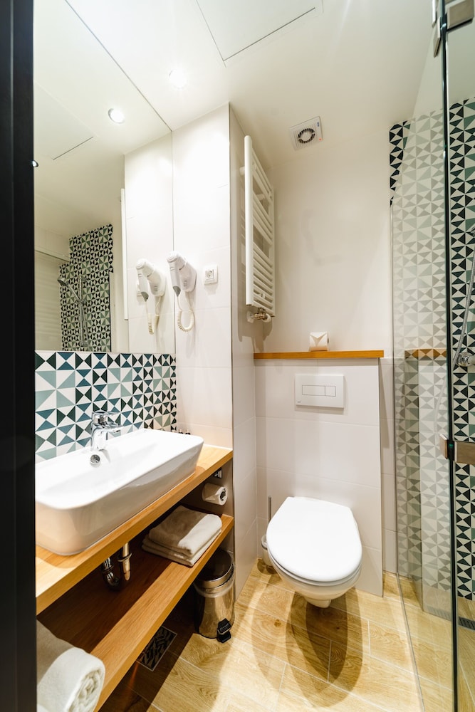 Tarnava Hotel Kukullo 47/50