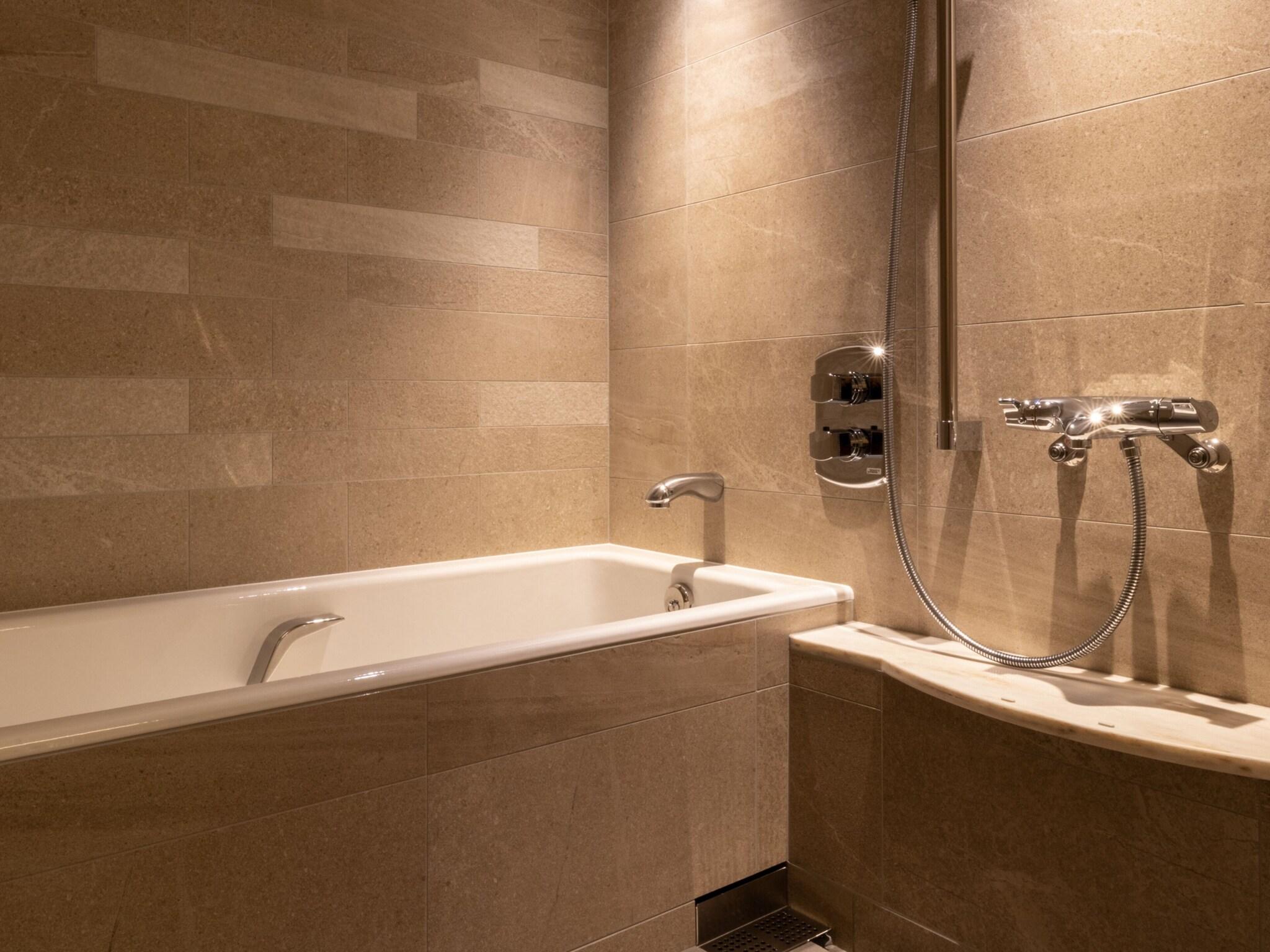 غرفة سوبيريور بسرير كينج، Sheraton Miyako Hotel Tokyo 3/3