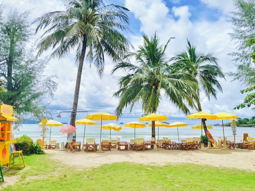 COCONUT BEACH RESORT 67/74