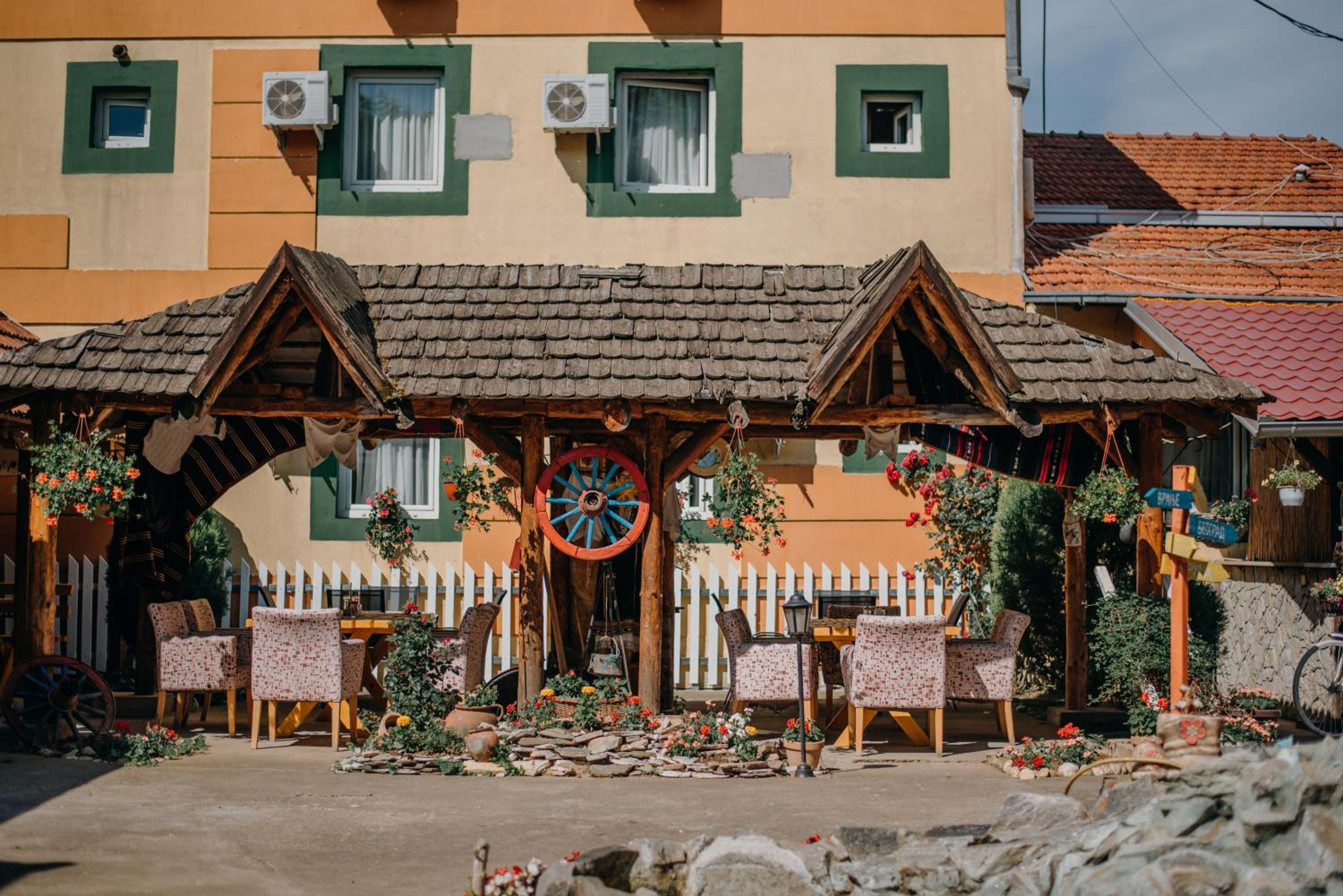 Gros Hotel 4/50