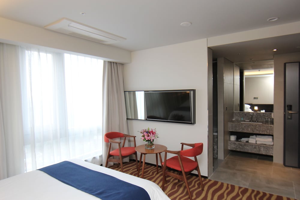 Gloucester Hotel Jeju 47/57
