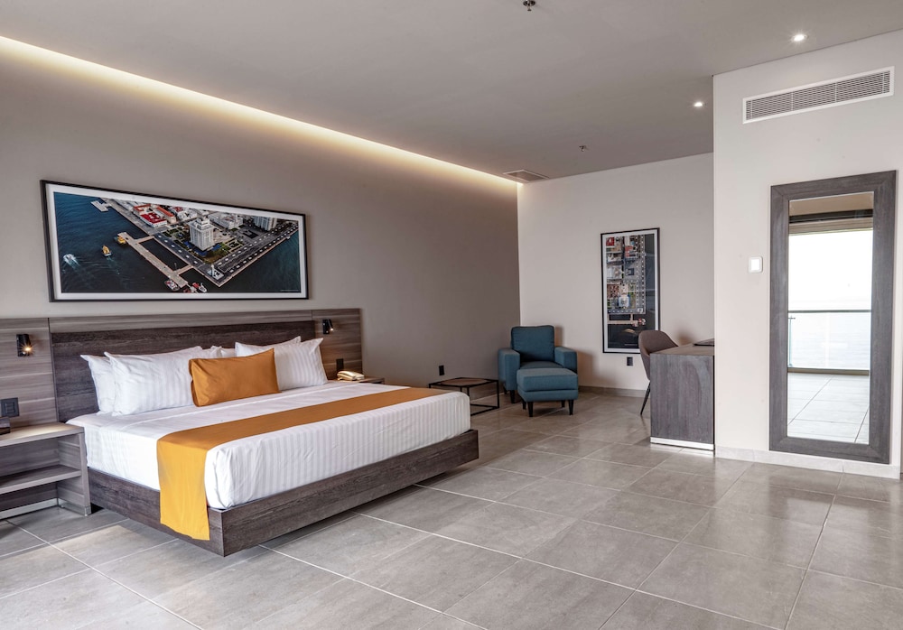 Suite, King Bed, Ocean View, Sofa, Living Area