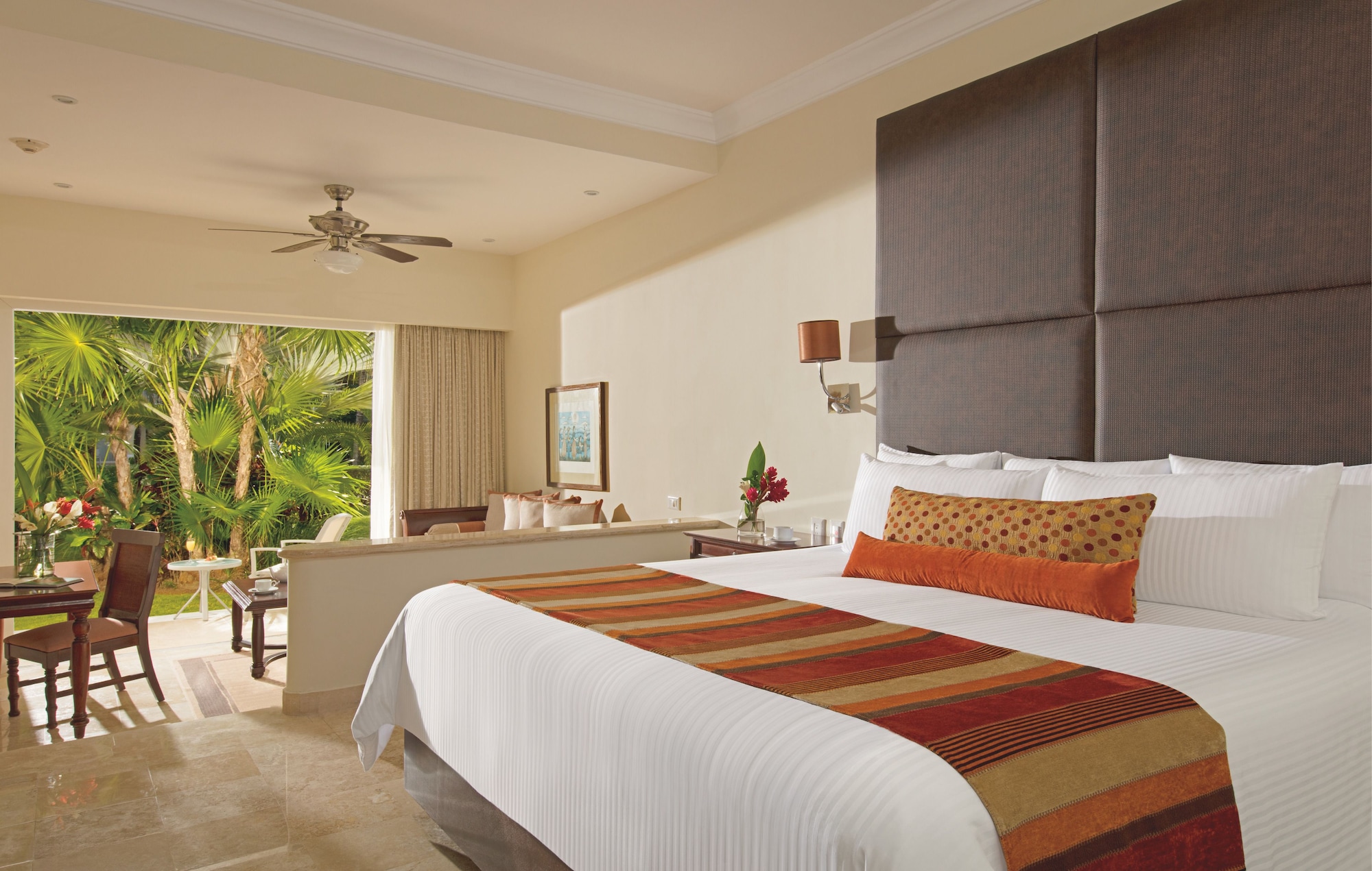 Preferred Club, Junior Suite, King Bed, Garden View