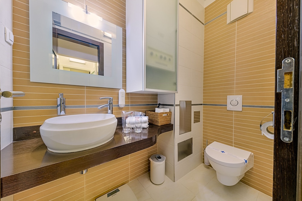 Meridien Luxury Apartments 50/50