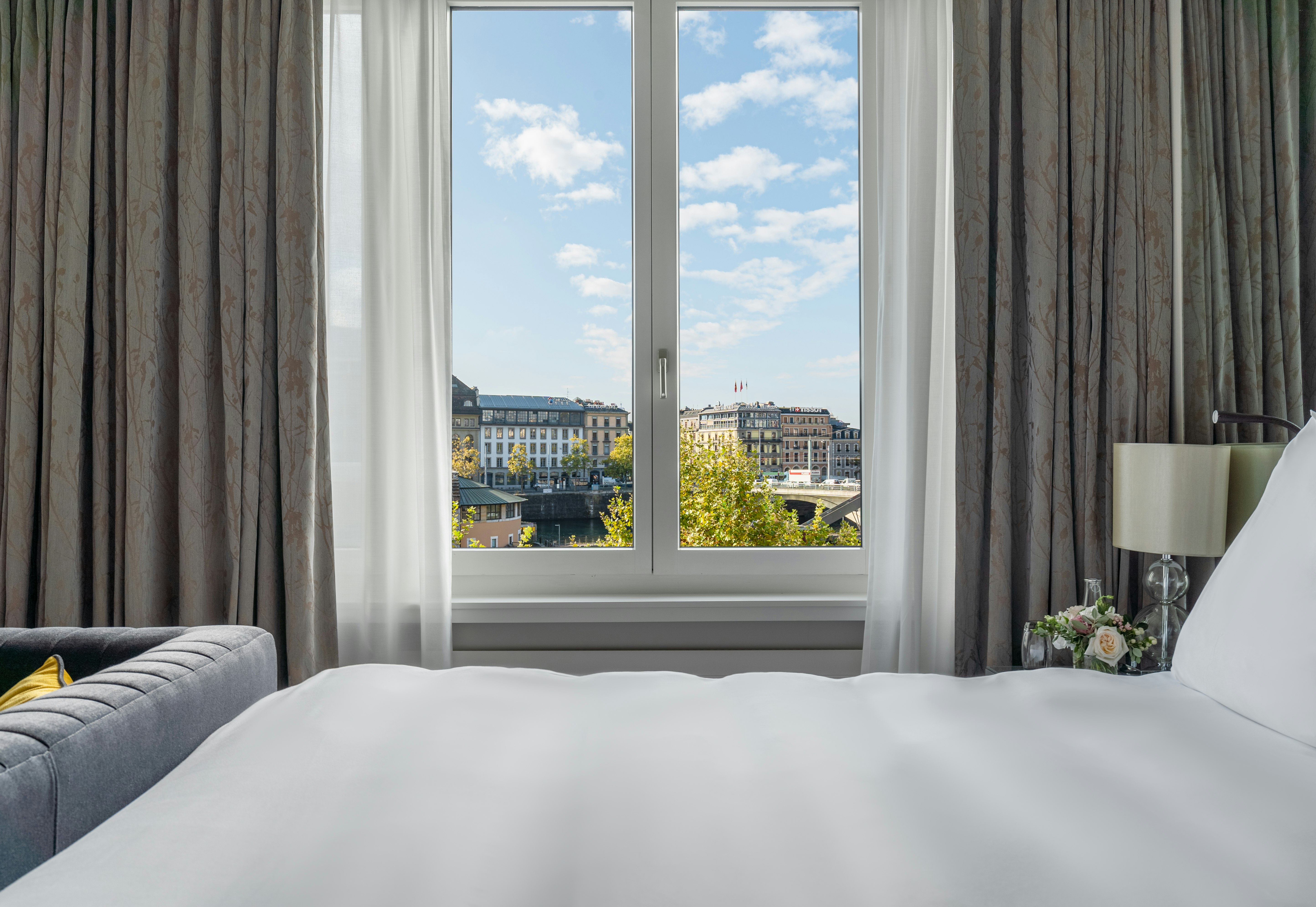 Mandarin, Double or Twin Bed, River View