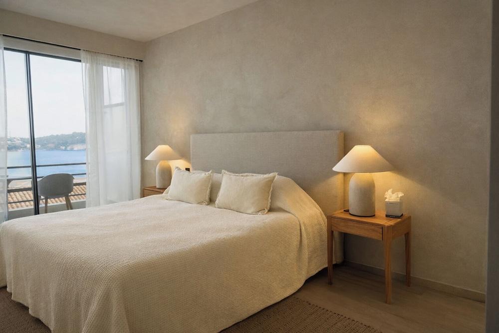 Superior, Double Bed, Sea View, Balcony