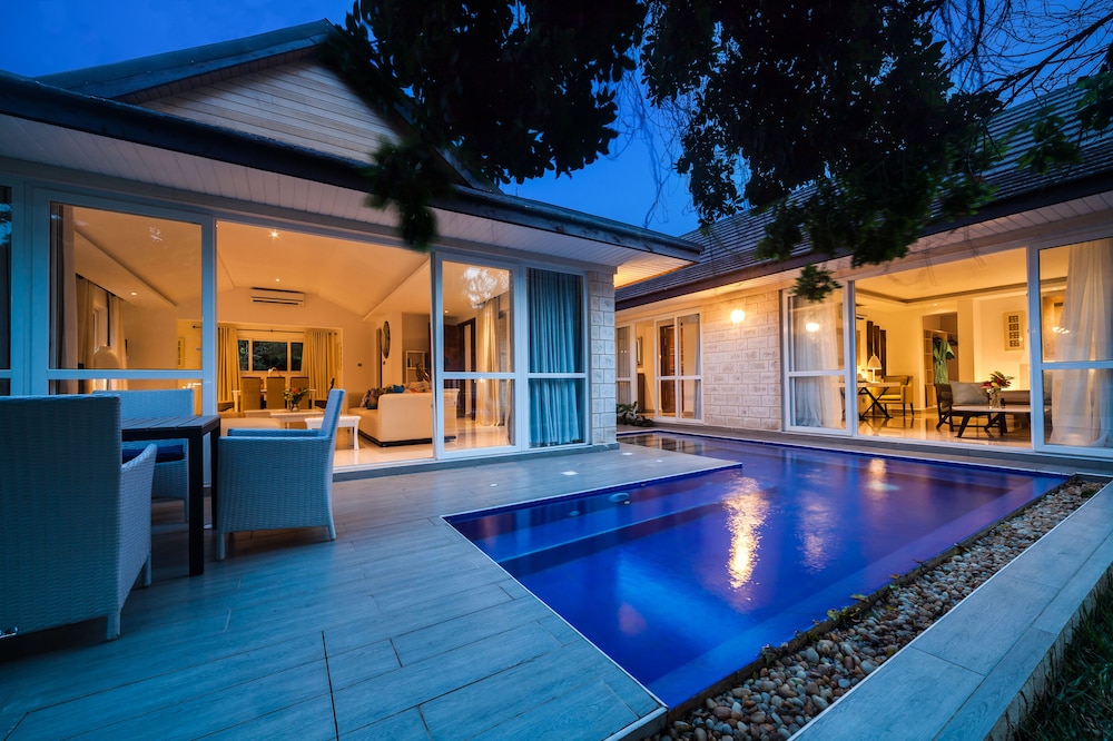 Leopard Beach Resort and Spa 7/66