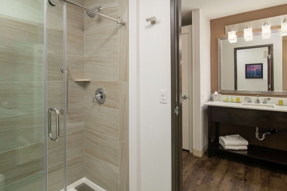 DoubleTree by Hilton Hotel Portland - Tigard 6/28