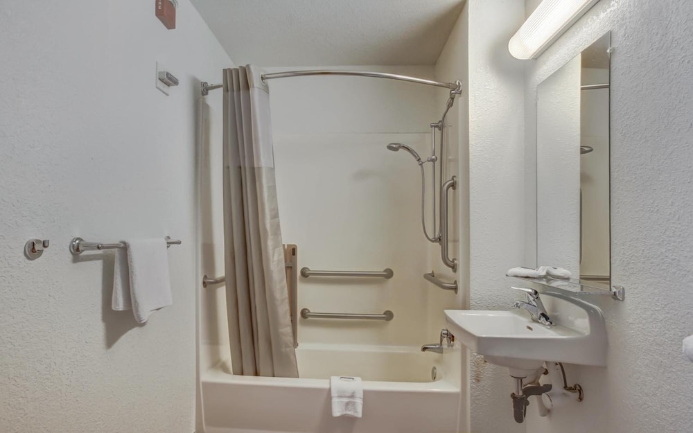 Motel6 Medford, OR 38/40