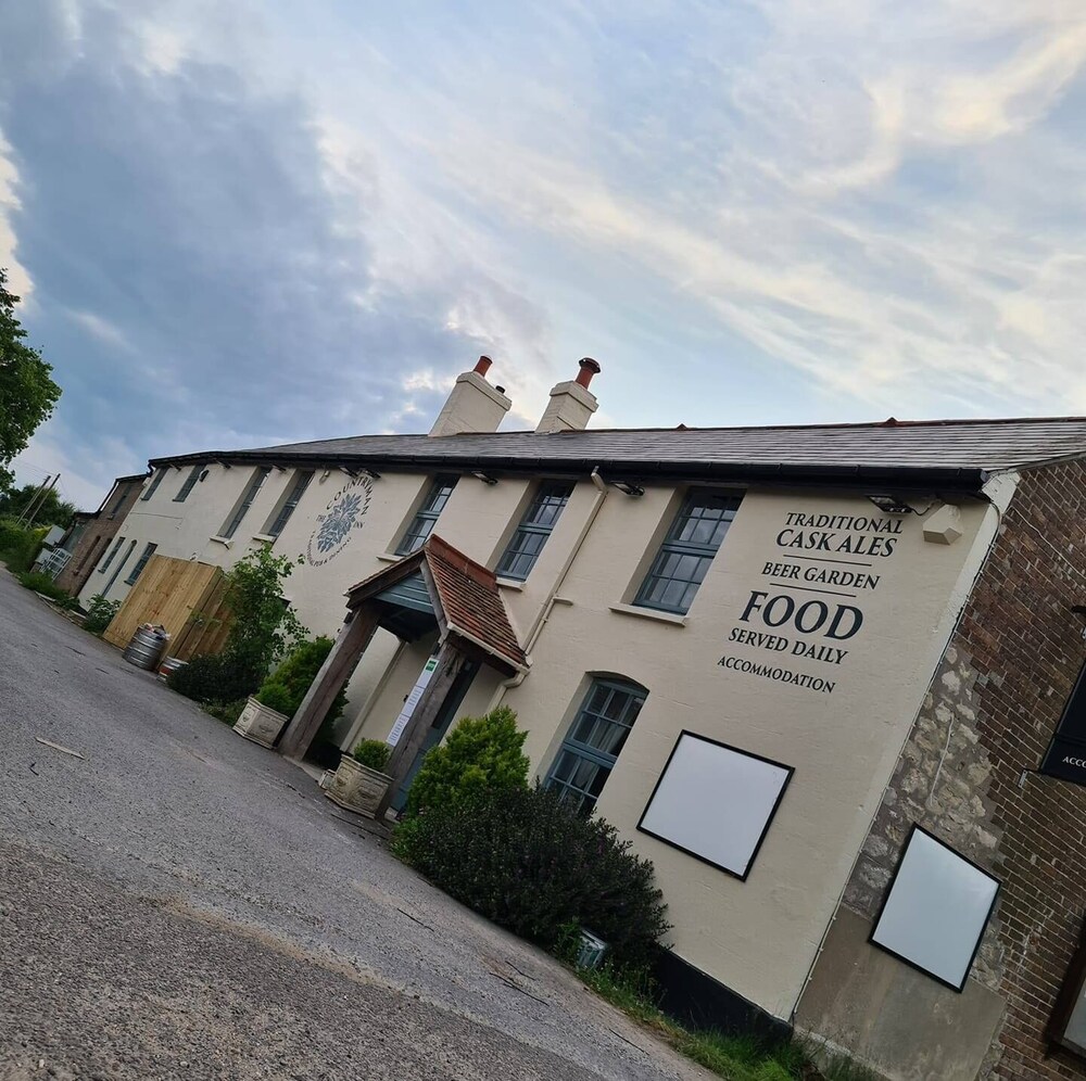 The Countryman Inn 4/51