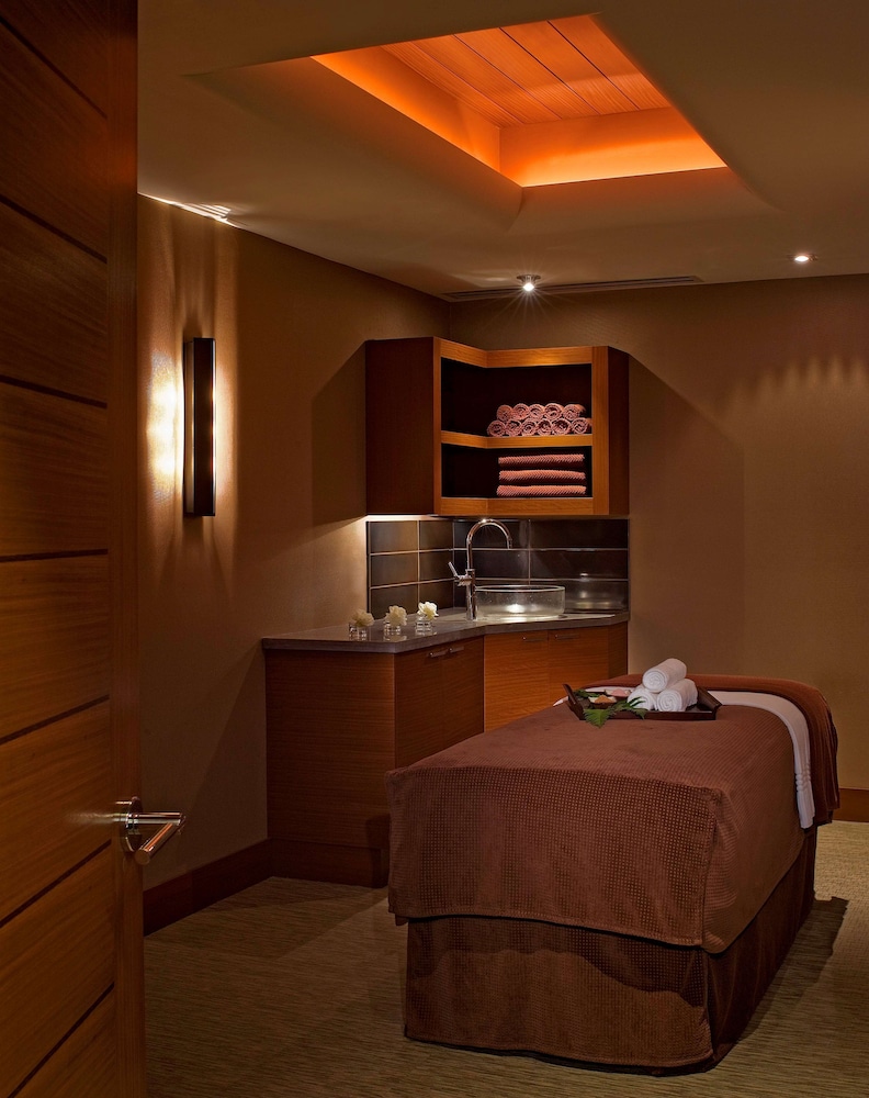 Hyatt At Olive 8 37/69