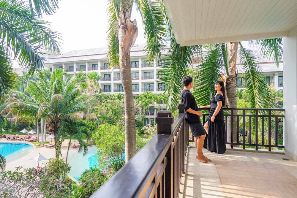 Ravindra Beach Resort and Spa 70/76