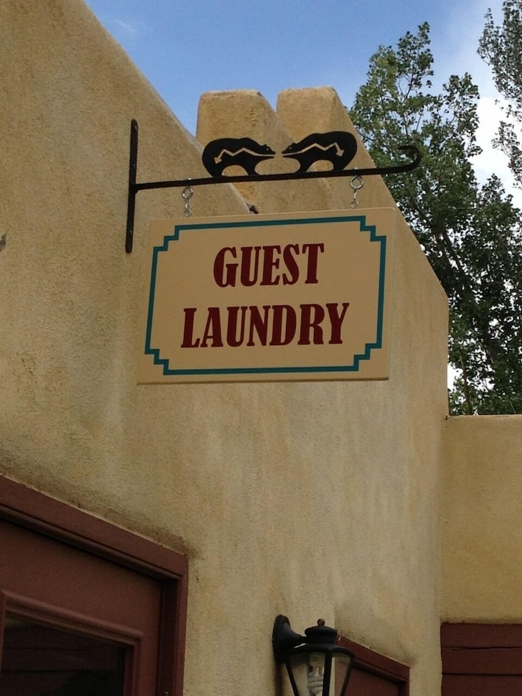 El Pueblo Lodge 40/71