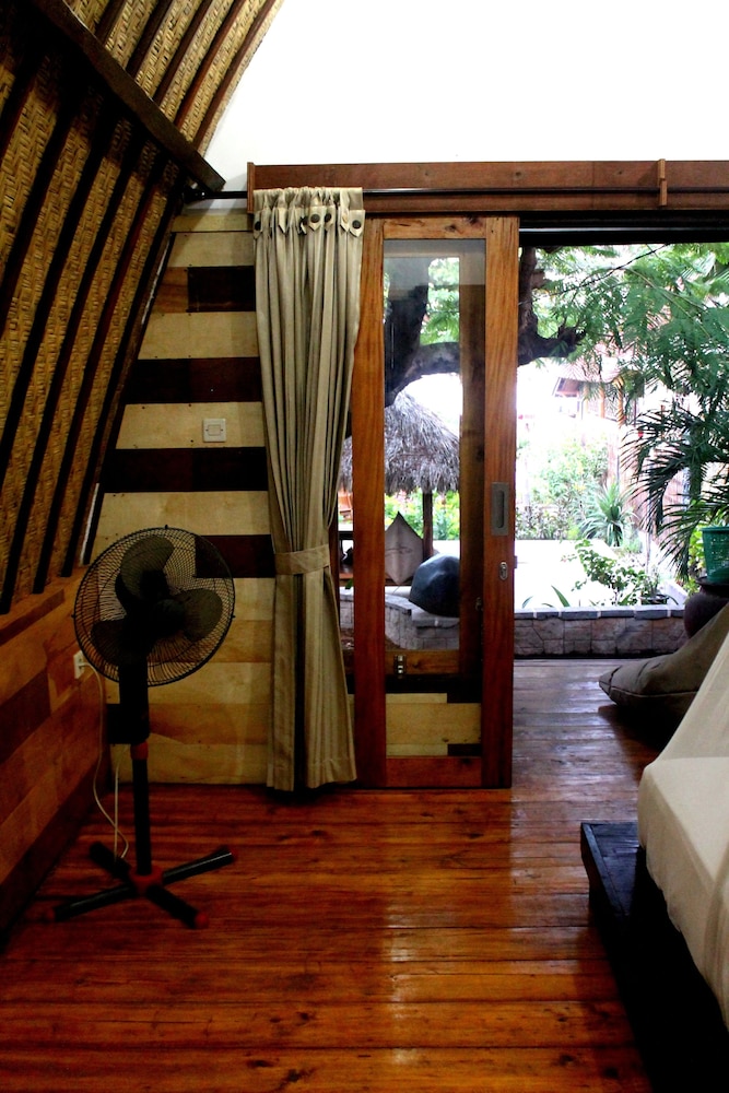 Gili Smile Bungalows 33/50