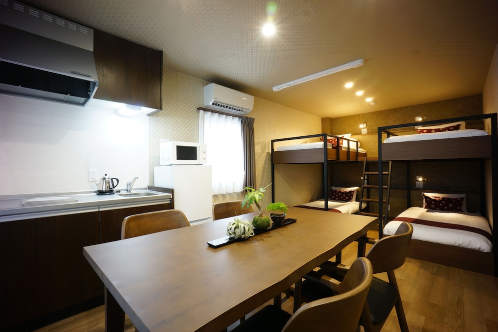 RoNa Hotel 18/25