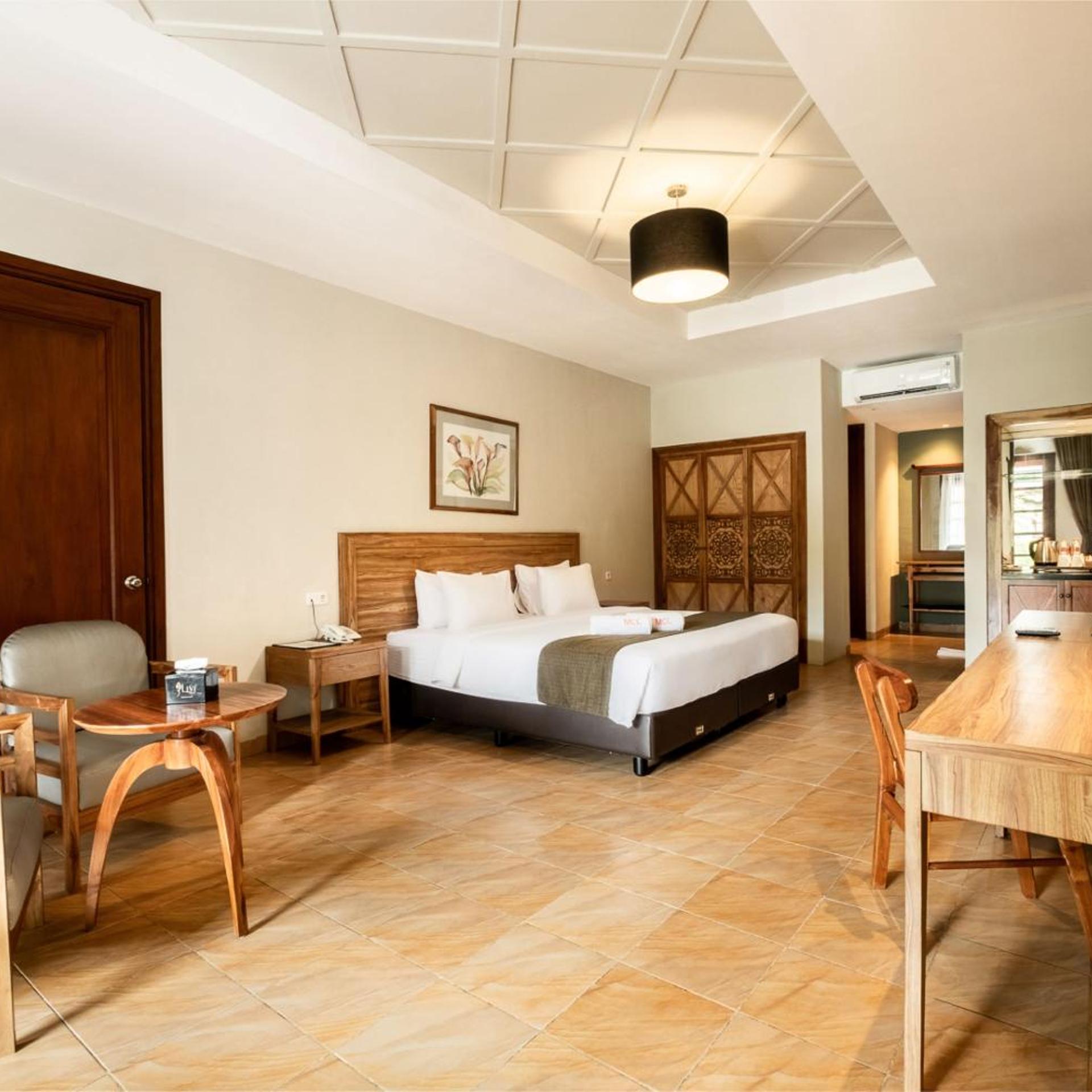 Petite, Double or Twin Bed