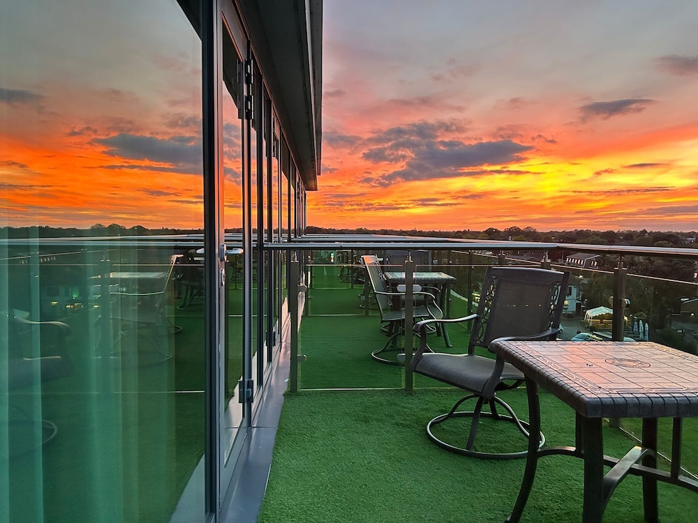 Crowne Plaza London - Kingston 46/50