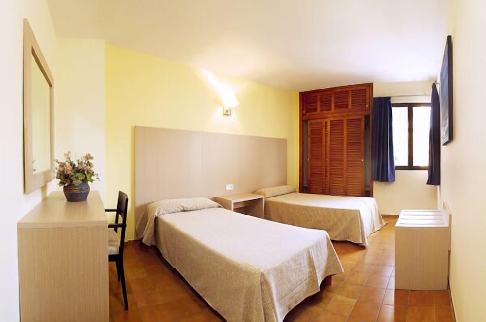 2 BEDROOMS, APARTMENT, BALCONY