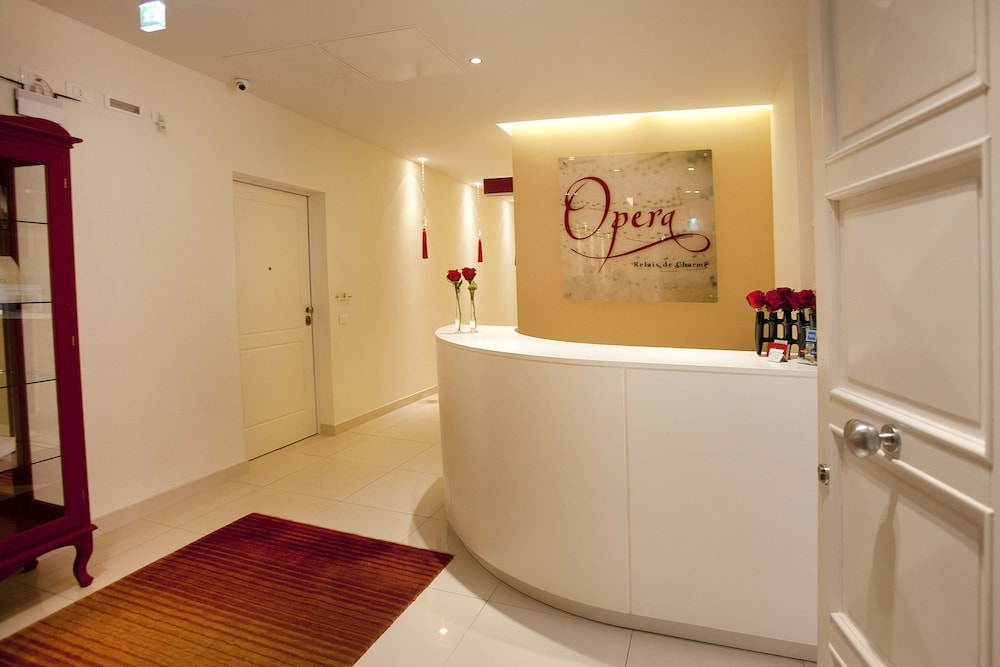 Opera Relais De Charme 10/72