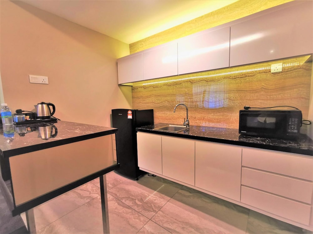 Prestigo Hotel 8/53