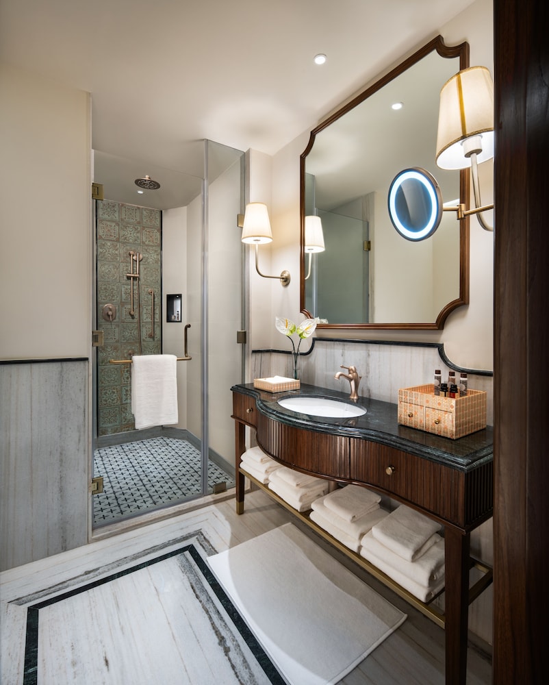 Palace, Double Bed, Balcony