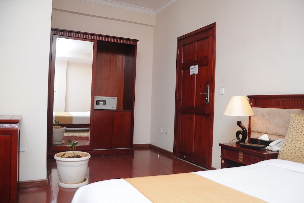 Zola International Hotel 50/50