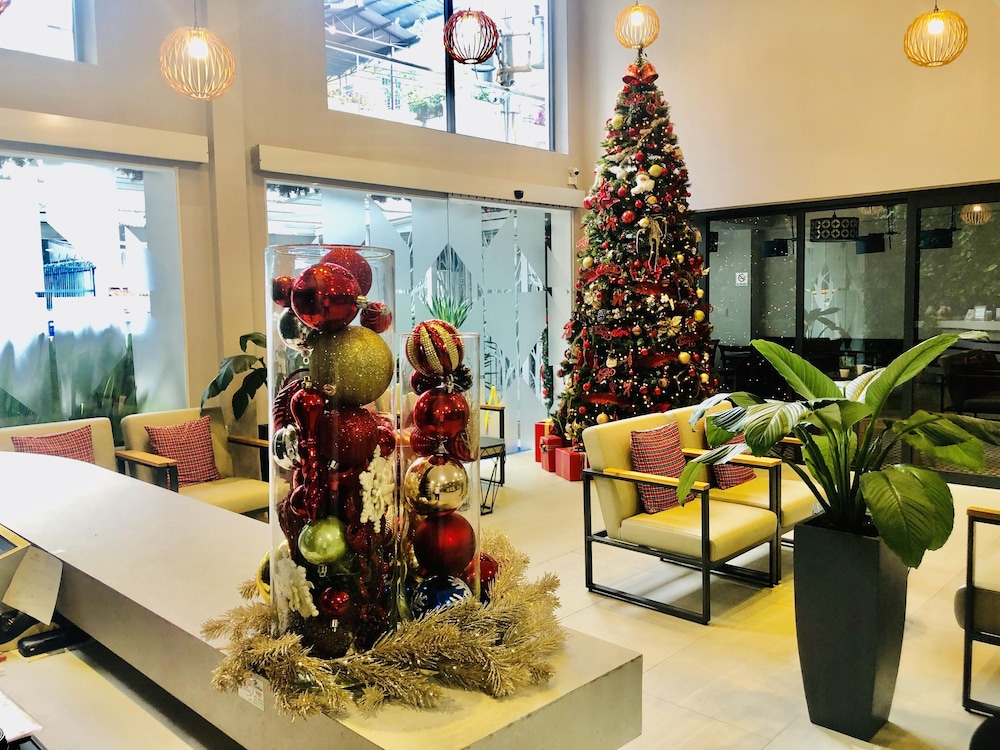 Royal Dragon Boutique Hotel 47/59