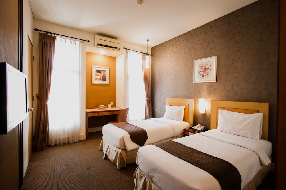 Serela Riau Hotel Bandung 21/71