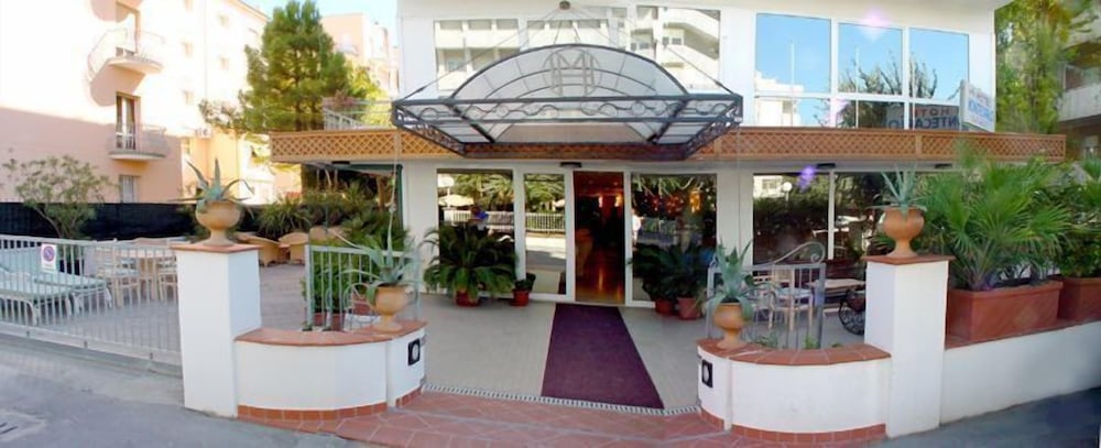 Hotel Montecarlo 8/50