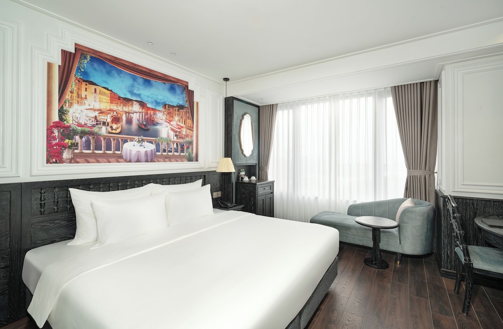 Deluxe, King Bed, City View
